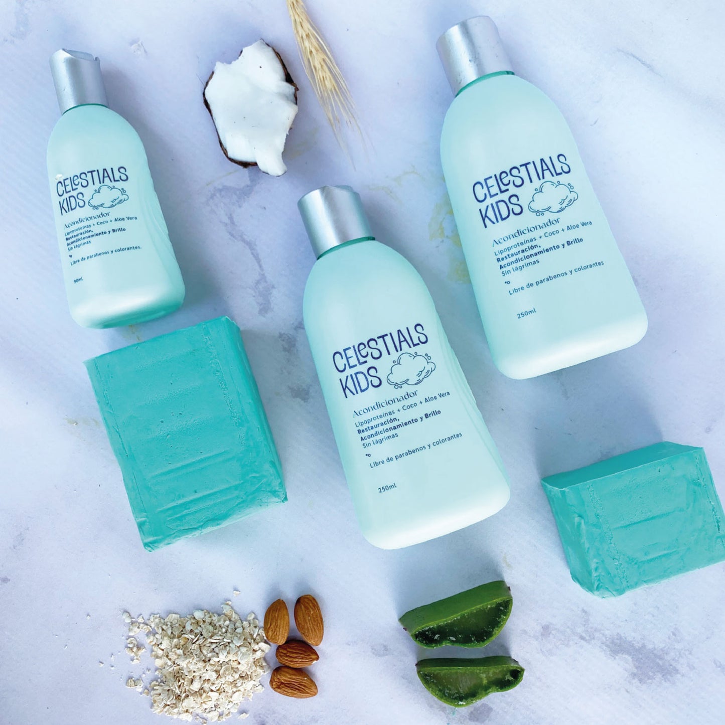 El Acondicionador Celestial Kids aporta al cabello acondicionamiento, sedosidad, restauración y brillo. El uso continuo permite que el cabello luzca sano y natural, gracias a las bondades de la lipoproteína de Trigo, Avena y Almendras que restauran y tonifican el cabello desde la primera aplicación. Además el contenido de acondicionadores y aceite de coco, garantizan brillo, lubricidad, evitando enredos y eliminando el frizz.